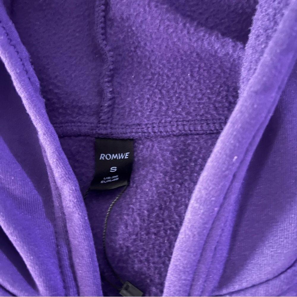 ROMWE ‘Destiny, Let Us Meet’ Zip-Up - Picture 2 of 4